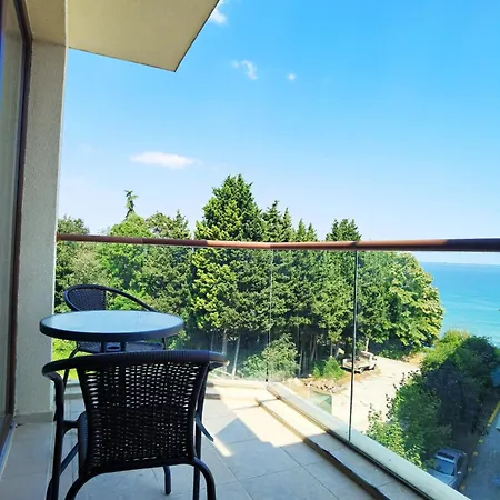 Cabacum Pleasure Beachfront - 50m To And Pool Варна